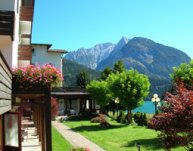 Vista sul lago dall' Hotel Panoramic, hotel 3 stelle sulle Dolomiti Bellunesi